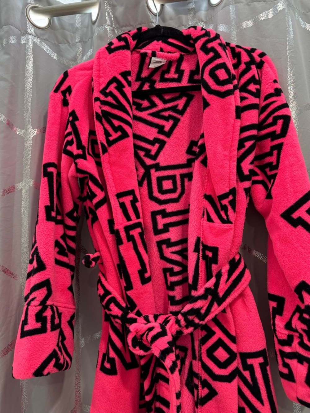 PINK Victoria's Secret Hot Pink and Black Plush Sleepwear Robe